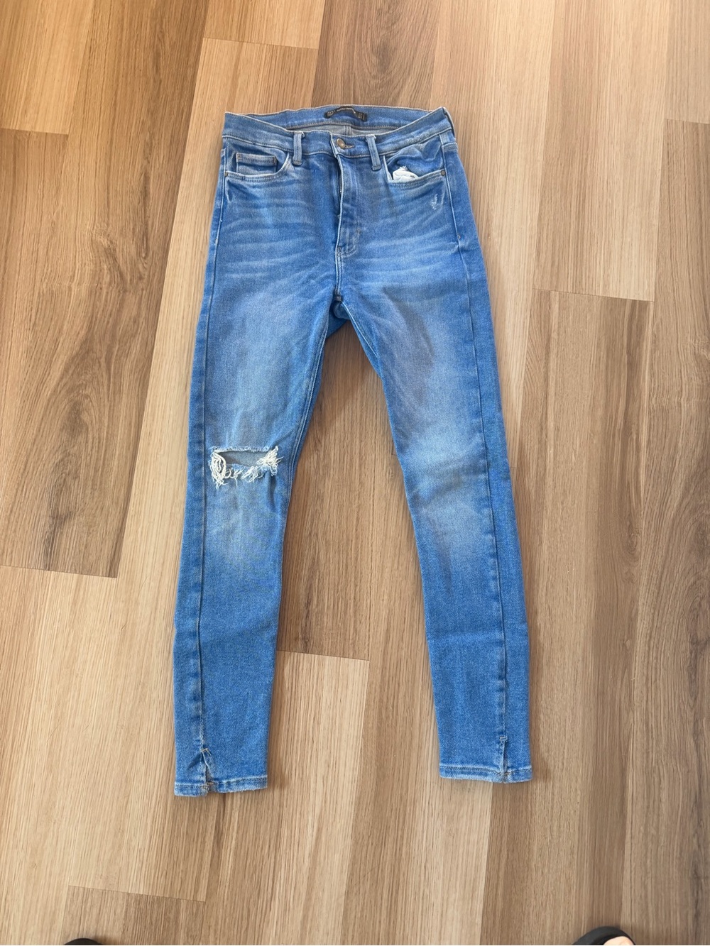 Zara Women's Light Blue Skinny Ripped Jeans